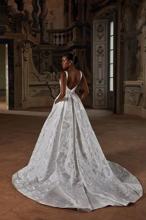 Demetrios 8241