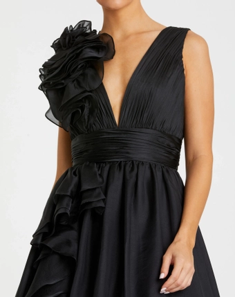 Mac Duggal #33 frontface vertical cropped thumbnail