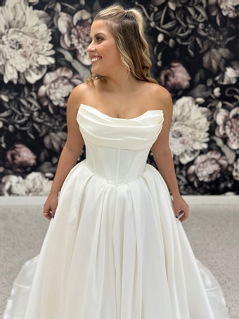 Olivia Harlow Clara #4 frontface vertical cropped thumbnail