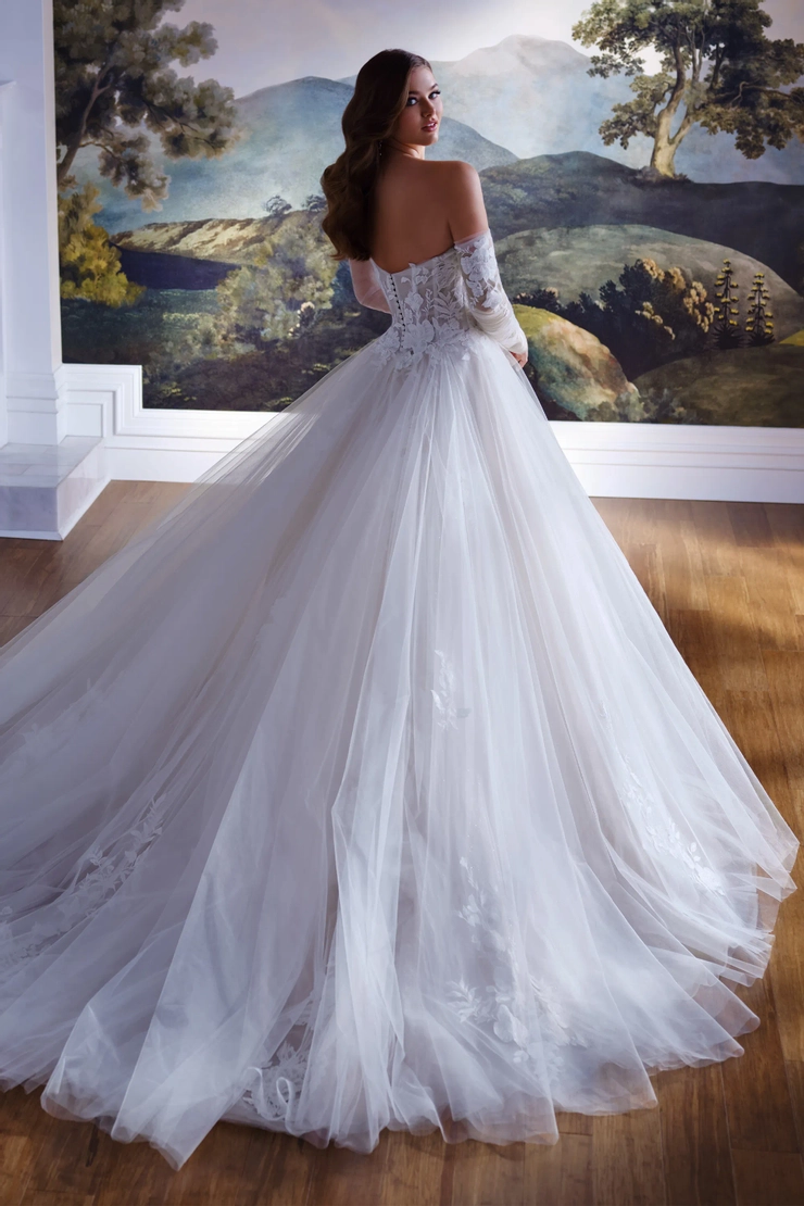 Martin Thornburg | Volle's Bridal - MT8108 | Volle's Bridal & Boutique