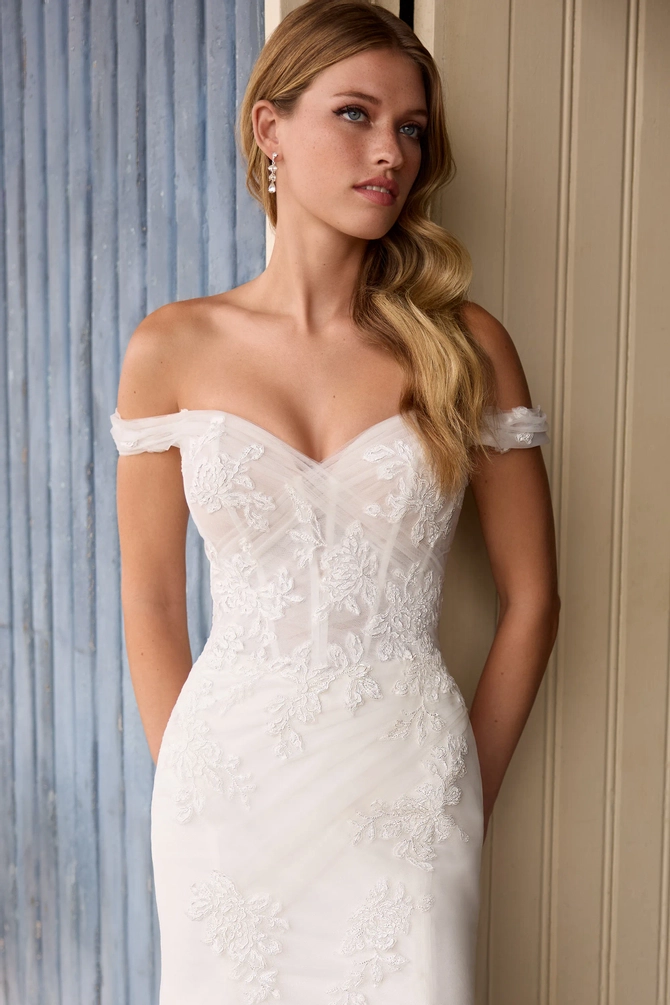 Flower 定価31000円◆ヤマダヤ◆チュールレイヤードドレス Sophia Tolli - Y3140 | Amor Bridal