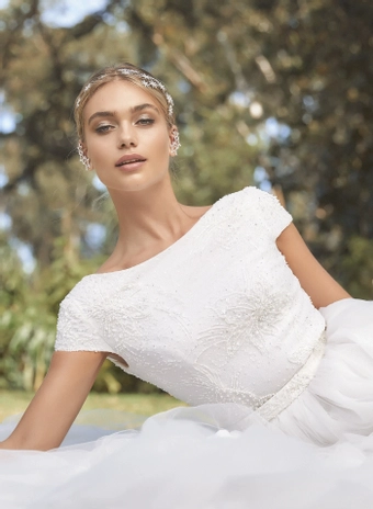 Vagabond Bridal Style #Cosmia #3 frontface vertical cropped thumbnail