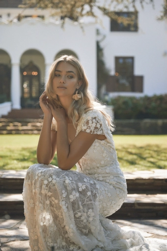 Vagabond Bridal Style #Giata #2 frontface vertical cropped thumbnail