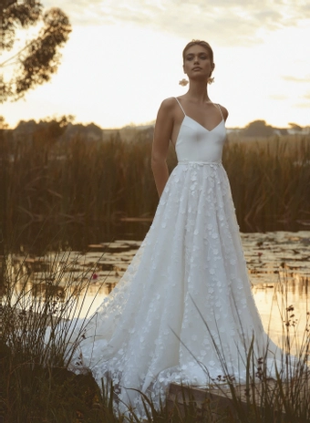 Vagabond Bridal Style #Lucia #0 default frontface vertical thumbnail