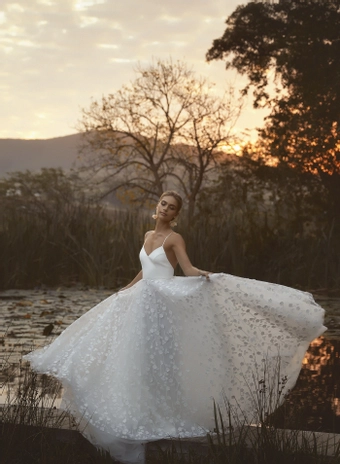 Vagabond Bridal Style #Lucia #1 frontface vertical thumbnail
