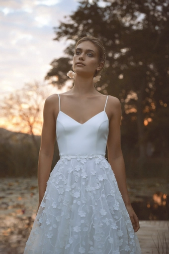 Vagabond Bridal Style #Lucia #3 frontface vertical cropped thumbnail