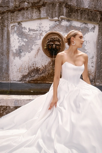Vagabond Bridal Alice #8 frontface vertical cropped thumbnail