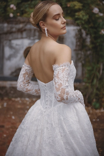 Vagabond Bridal Style #Beth #9 backface vertical cropped thumbnail