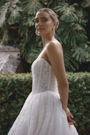 Vagabond Bridal Style #Beth #8 vertical cropped thumbnail