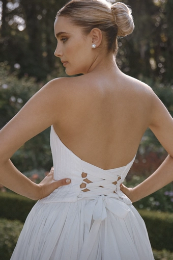 Vagabond Bridal Style #Noel #8 backface vertical cropped thumbnail