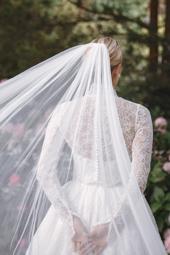 Vagabond Bridal Style #Nora #12 backface vertical cropped thumbnail