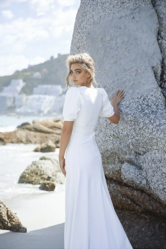 Vagabond Bridal Style #Felyx #10 backface vertical cropped thumbnail