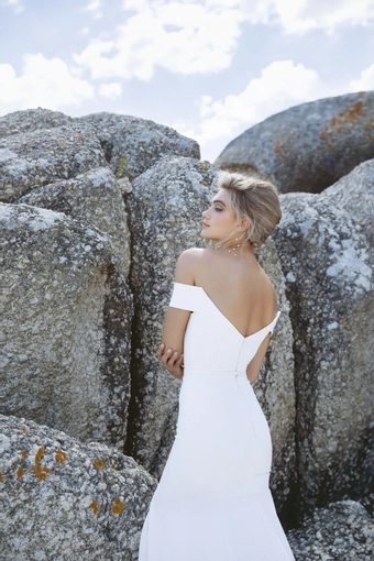 Vagabond Bridal Style #Sloane #9 backface vertical cropped thumbnail
