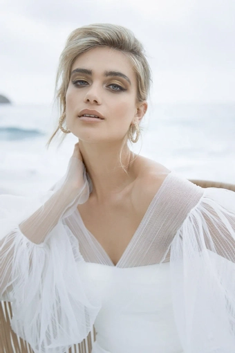 Vagabond Bridal Style #Tulle Wrap #4 frontface vertical cropped thumbnail