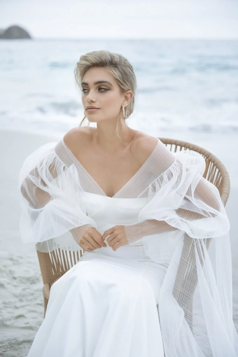 Vagabond Bridal Style #Tulle Wrap #7 frontface vertical cropped thumbnail