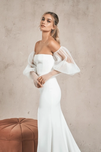 Vagabond Bridal Style #Tulle Sleeves #2 frontface vertical cropped thumbnail