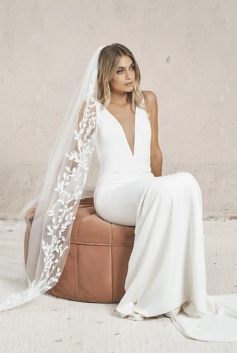 Vagabond Bridal Style #Veil #1 frontface vertical thumbnail