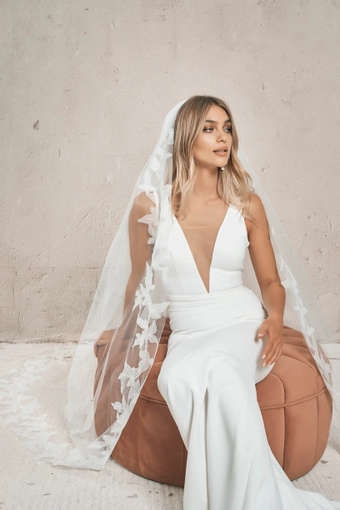 Vagabond Bridal Style #Veil #5 frontface vertical cropped thumbnail