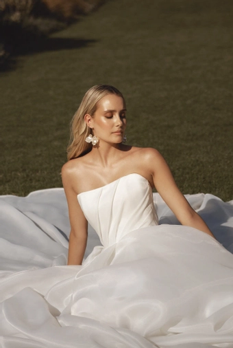 Vagabond Bridal Style #Calypso #3 frontface vertical cropped thumbnail