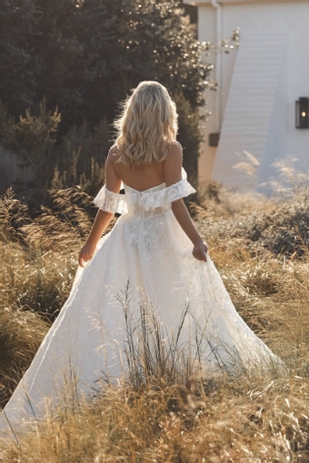 Vagabond Bridal Style #Cassiopeia #7 backface vertical cropped thumbnail