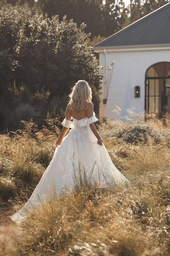 Vagabond Bridal Style #Cassiopeia #5 backface vertical cropped thumbnail