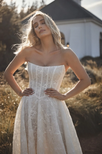 Vagabond Bridal Style #Cassiopeia #4 frontface vertical cropped thumbnail
