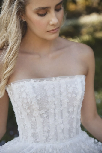 Vagabond Bridal Style #Persephone #4 frontface vertical cropped thumbnail