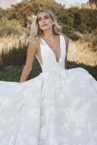 Vagabond Bridal Style #Phaedra #5 frontface vertical cropped thumbnail
