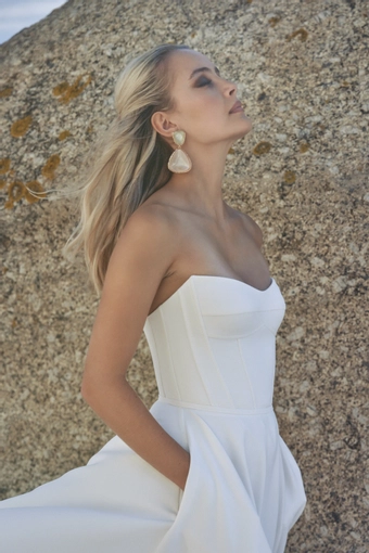 Vagabond Bridal Style #Rue #7 frontface vertical cropped thumbnail