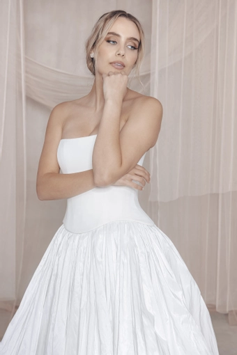 Vagabond Bridal Style #Mia Crepe Corset & Noel Skirt #2 frontface vertical cropped thumbnail