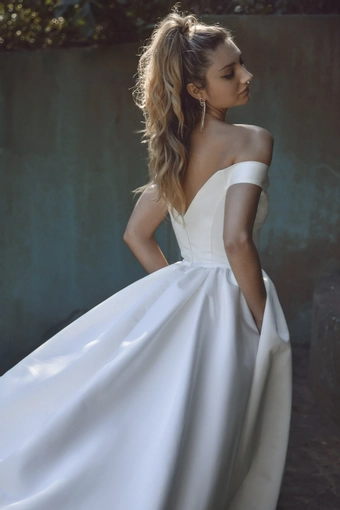 Vagabond Bridal Style #Argus #4 backface vertical cropped thumbnail