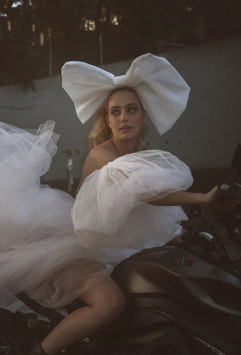 Vagabond Bridal Style #Ulysses #2 vertical cropped thumbnail