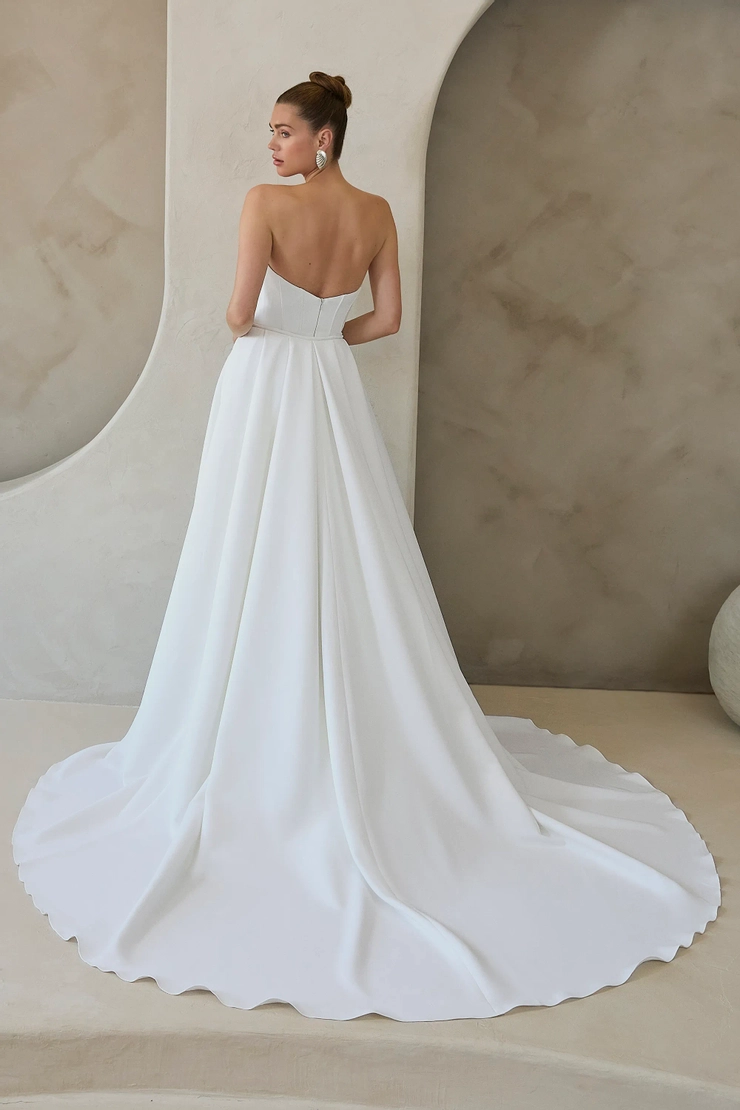 Casablanca Bridal LE166