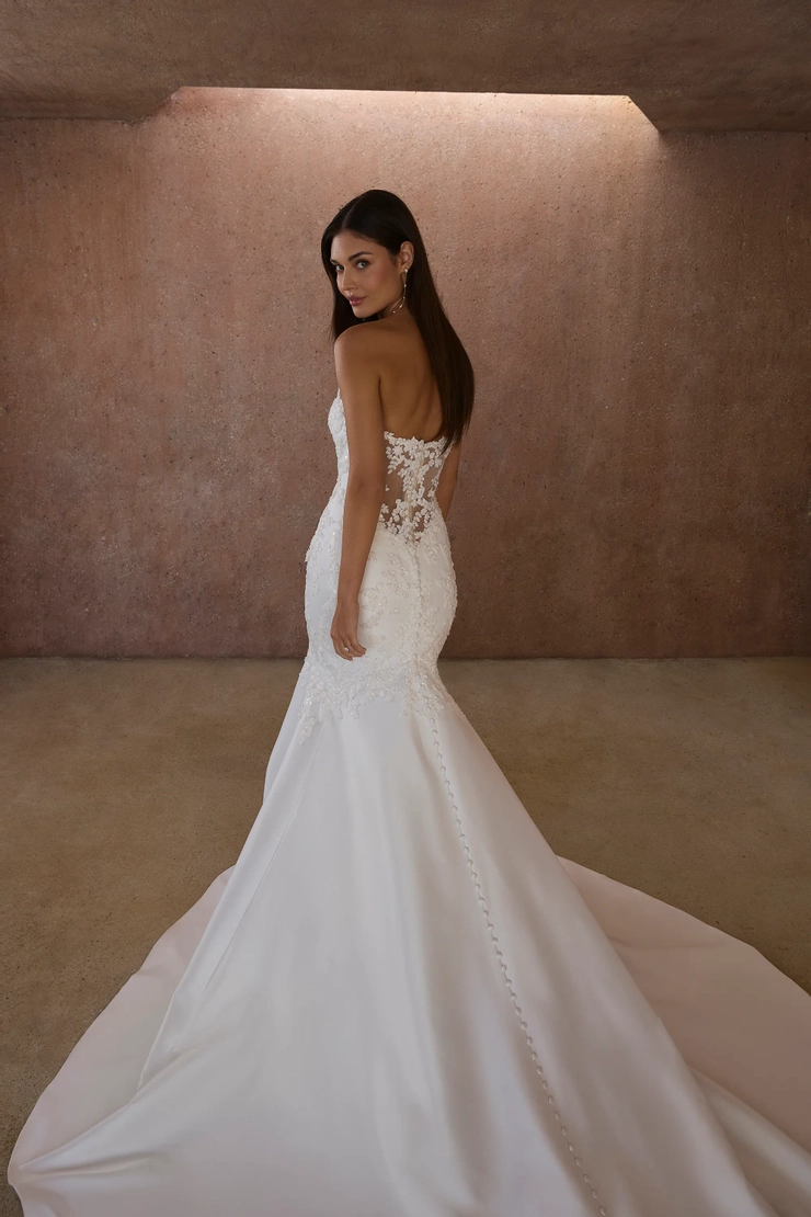 Casablanca Bridal 2607