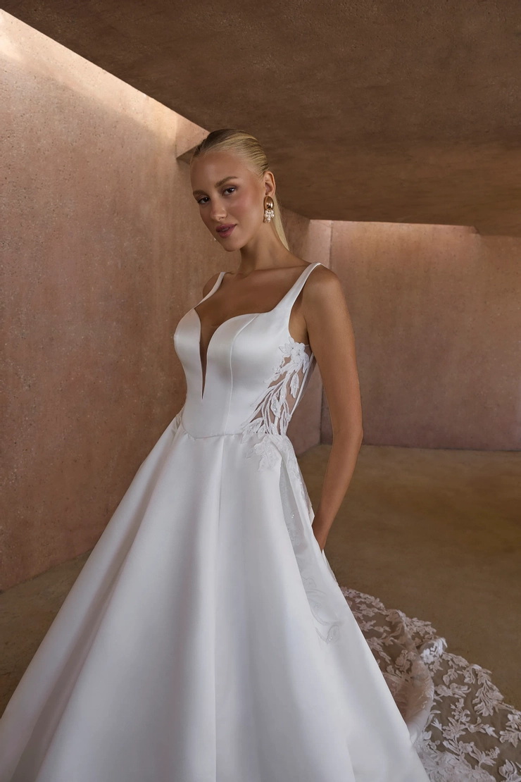 Casablanca Bridal 2615