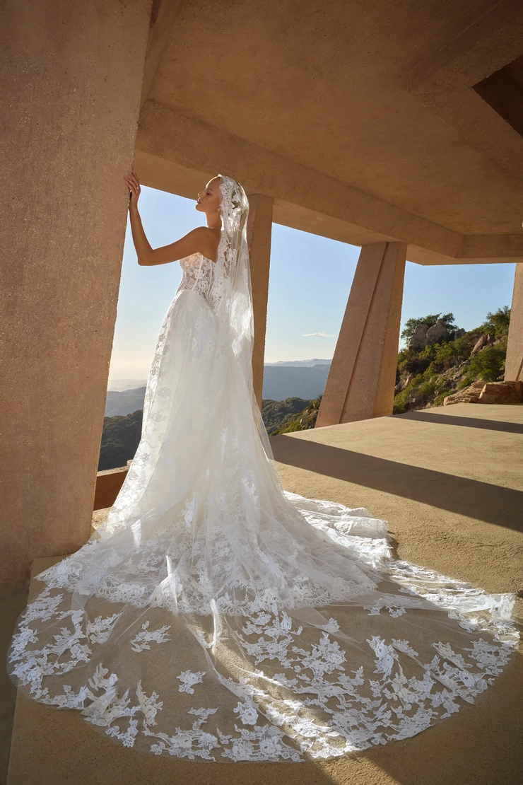 Casablanca Bridal 2621