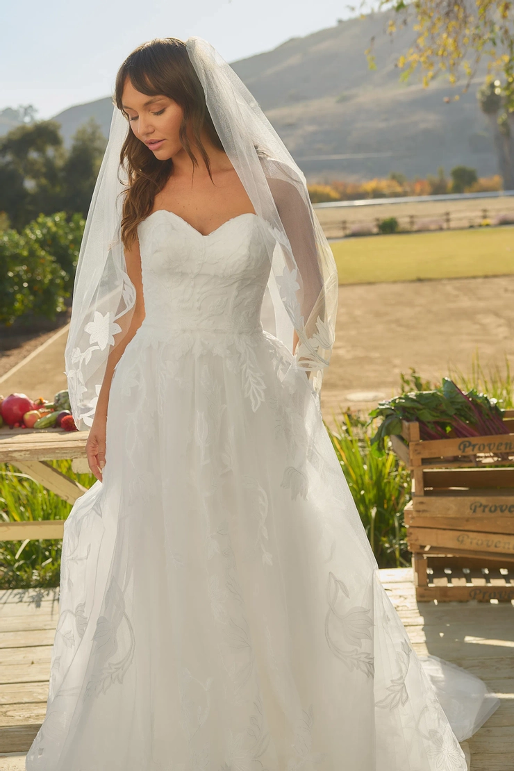 Casablanca Bridal BL491