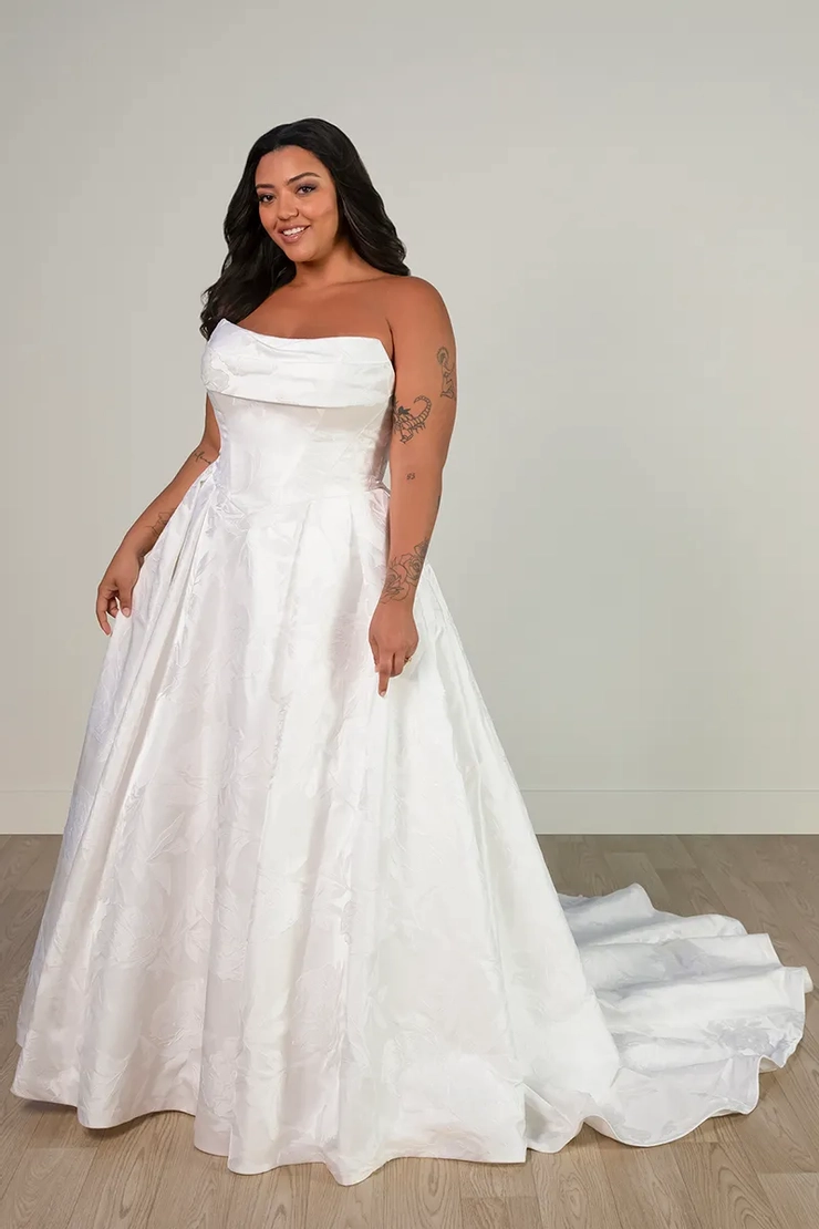Stella York Plus Size - 8084 | Lisa's Bridal