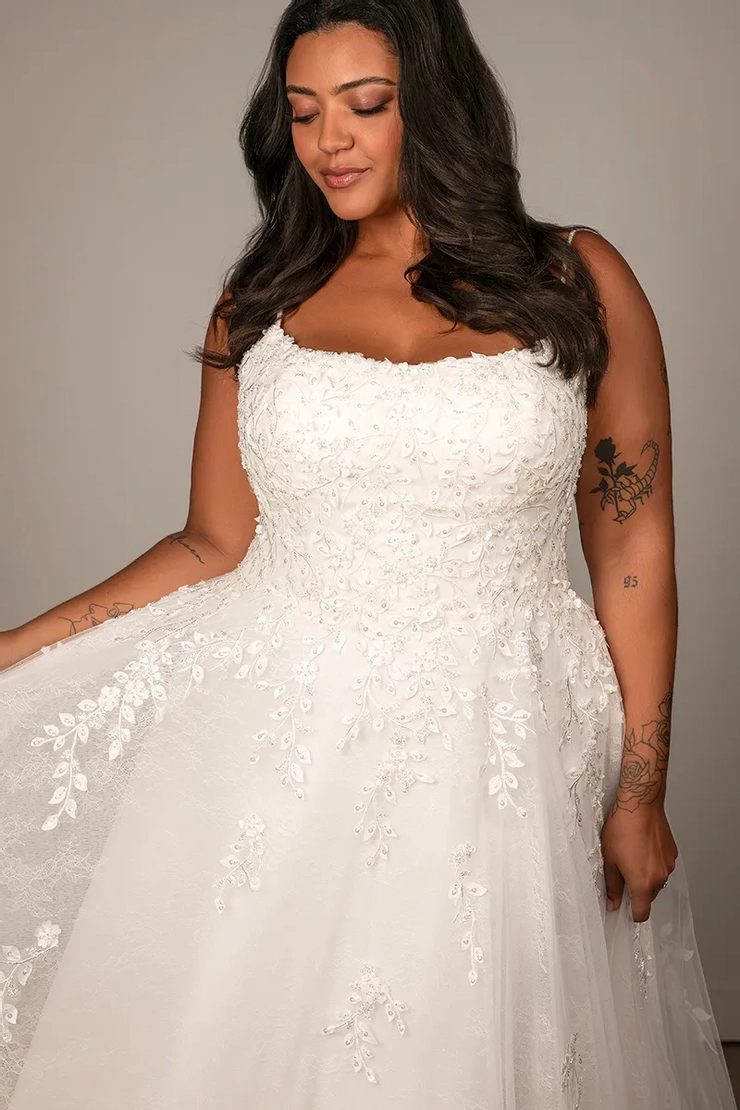 Stella York 8105 #8 frontface vertical cropped picture