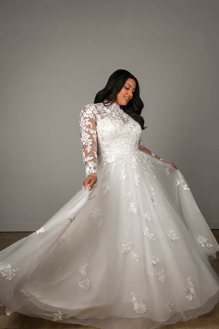 Stella York Plus Size | Carolina Bridal World - 8126 | Carolina