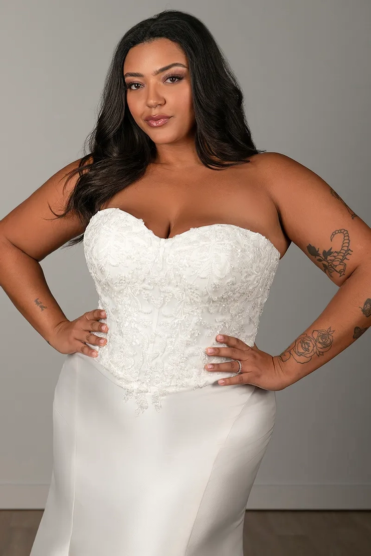 Stella York 8163 #7 frontface vertical cropped picture