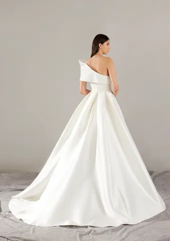 Pronovias Amias #2 default backface vertical thumbnail