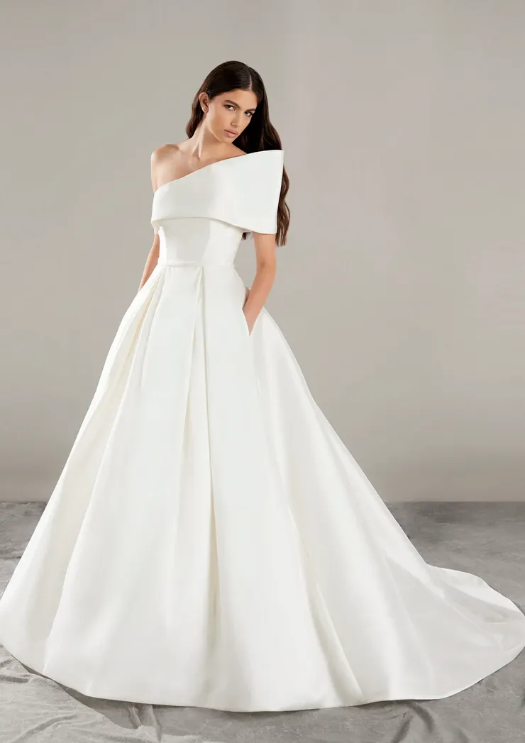 Pronovias Amias Image