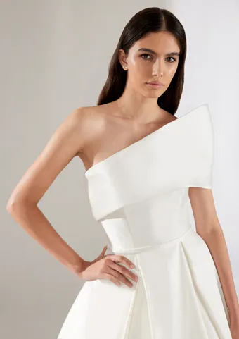 Pronovias Amias #3 frontface vertical cropped thumbnail