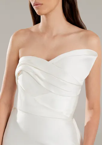 Pronovias Arya #4 frontface vertical cropped thumbnail