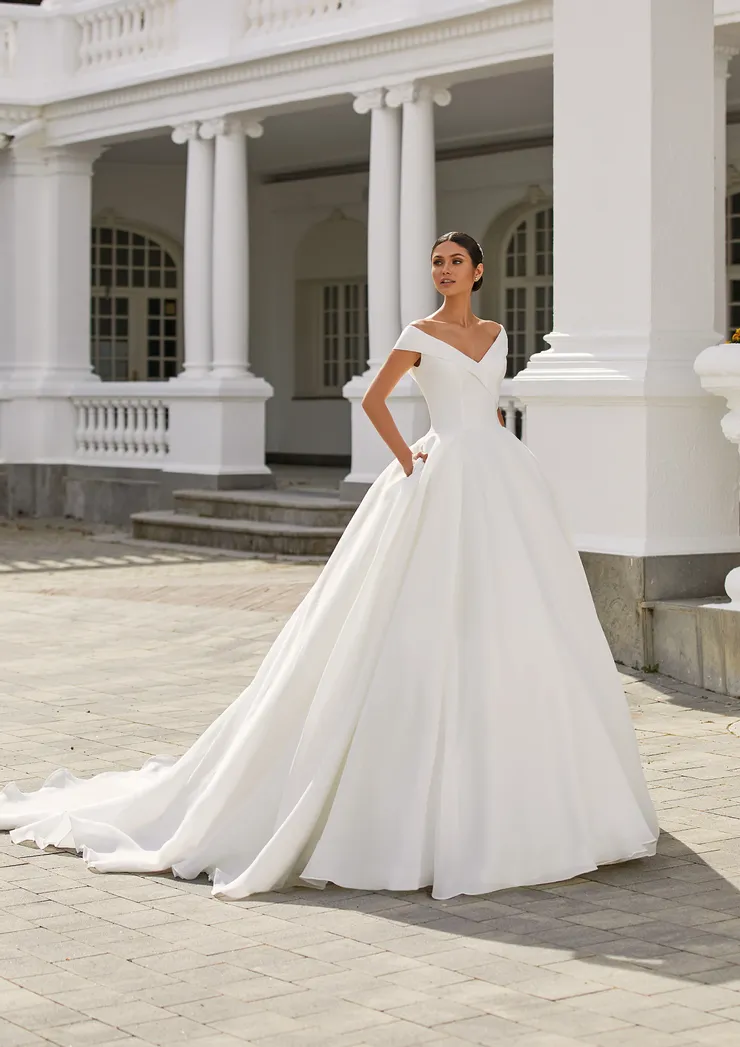 Pronovias Farrah Image
