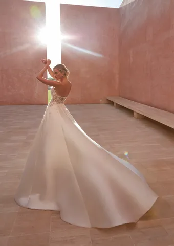 Pronovias Floridia #1 default backface vertical thumbnail