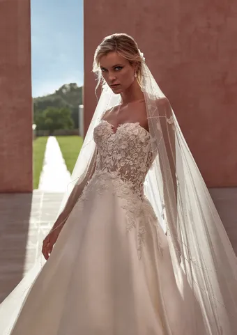 Pronovias Floridia #2 frontface vertical cropped thumbnail