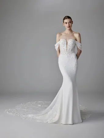 Pronovias Judi #1 vertical thumbnail