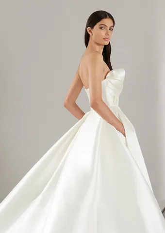 Pronovias Khloe #4 vertical cropped thumbnail